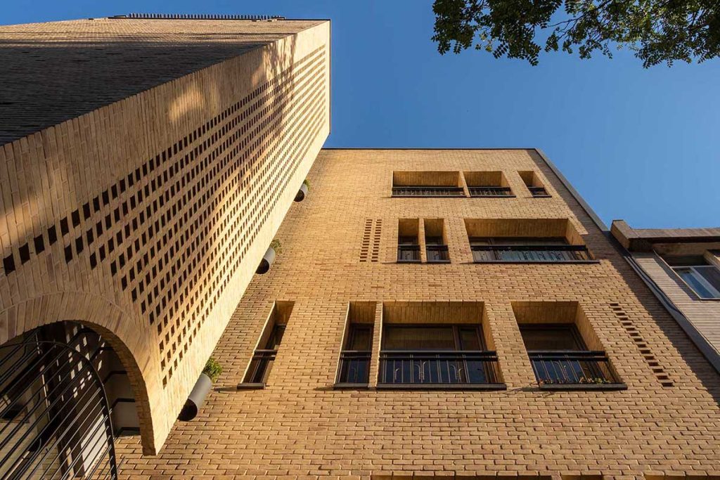 ساختمان مسکونی گوشه جامعه معماران ایران