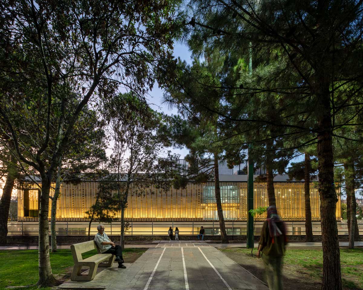 تئاتر شهر قزوین، مستطیل طلایی، جامعه معماران ایران